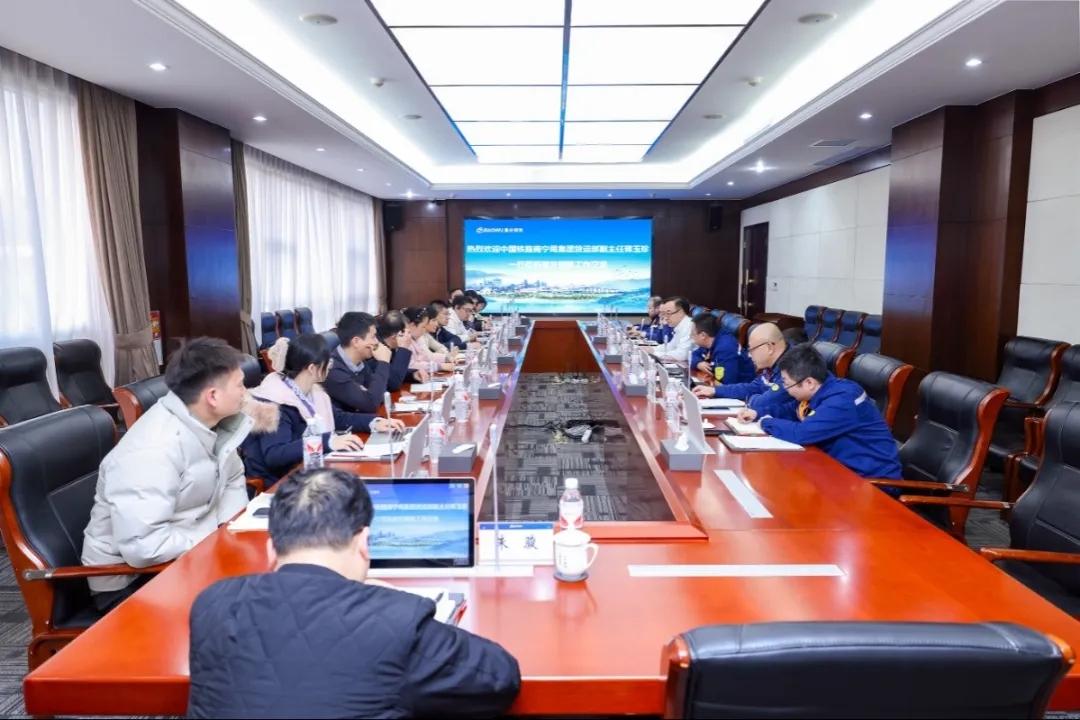 ylg060net永利娱高、中国铁路南宁局集团、重庆国际物流集团开展三方事情交流会